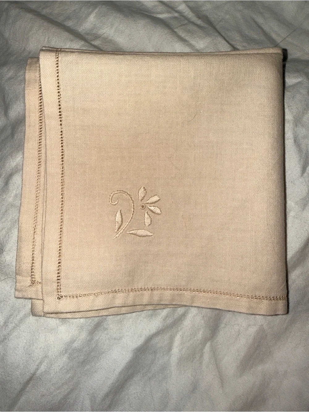 SET OF 6 - Vintage Embroidered Linen Cloth Napkins w/ Floral Detail Table Linens